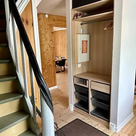 Cozy Townhouse Near Centrum דירה
