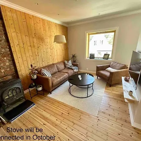 Cozy Townhouse Near Centrum דירה *